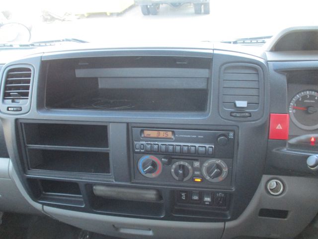 Nissan ATLAS 2014-05 7376-14