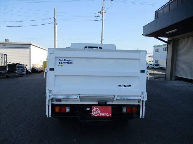 Nissan ATLAS 2014-05 7376-4