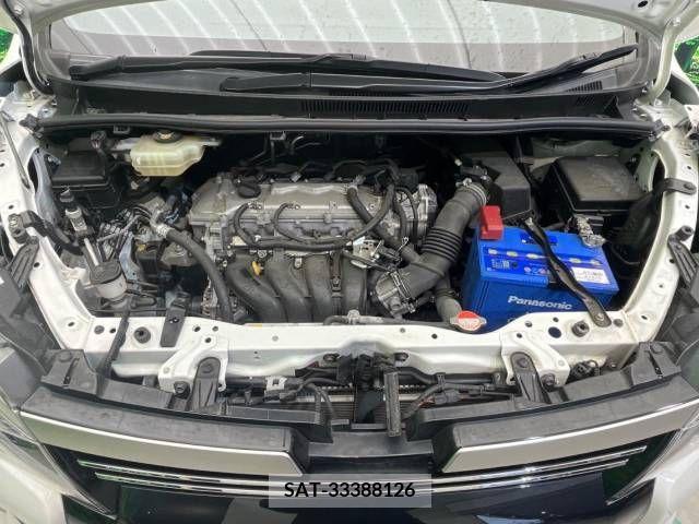 Toyota VOXY 2017-06 321514-19