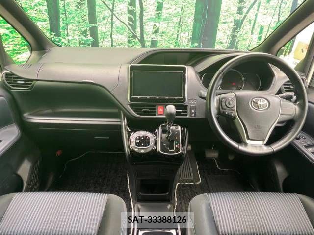 Toyota VOXY 2017-06 321514-1