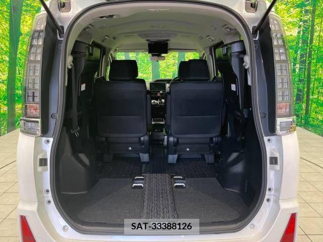 Toyota VOXY 2017-06 321514-11