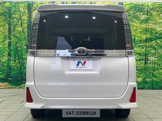 Toyota VOXY 2017-06 321514-16