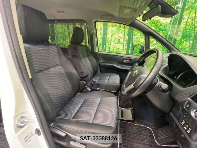 Toyota VOXY 2017-06 321514-8