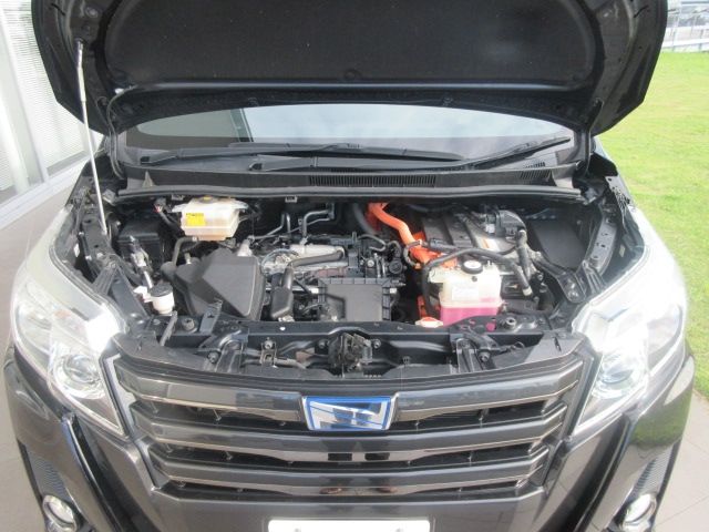 Toyota NOAH HYBRID 2017-03 18810-29
