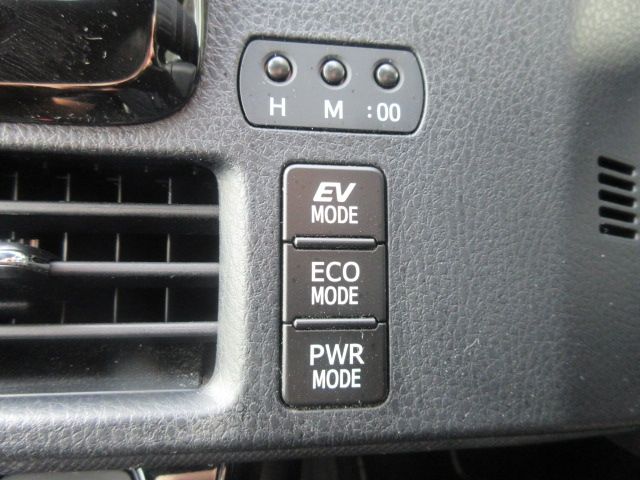 Toyota NOAH HYBRID 2017-03 18810-19
