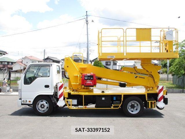 Isuzu ELF TRUCK 2018-01 324068-2