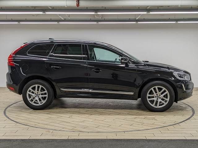 Volvo XC60 2017-01 22422-14