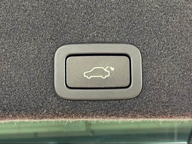 Volvo XC60 2017-01 22422-10