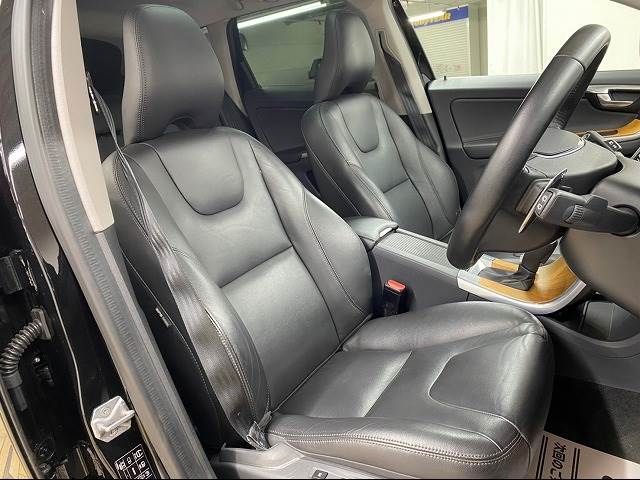 Volvo XC60 2017-01 22422-5