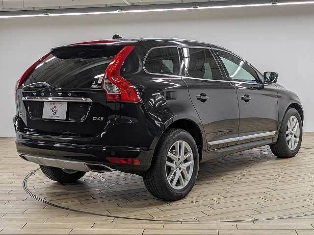 Volvo XC60 2017-01 22422-16