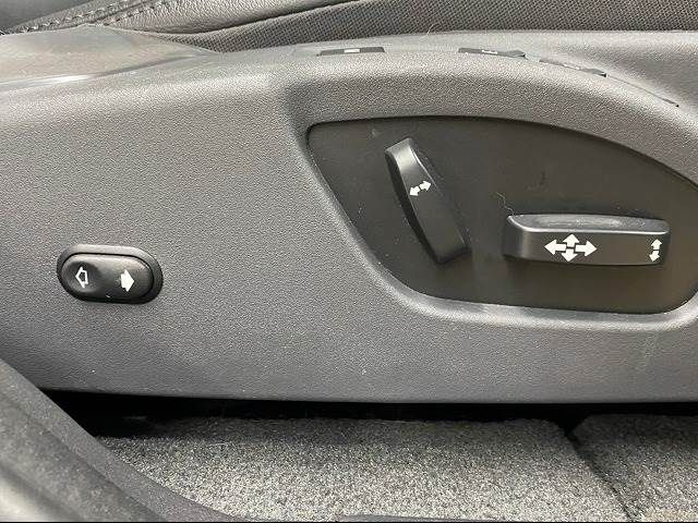 Volvo XC60 2017-01 22422-8