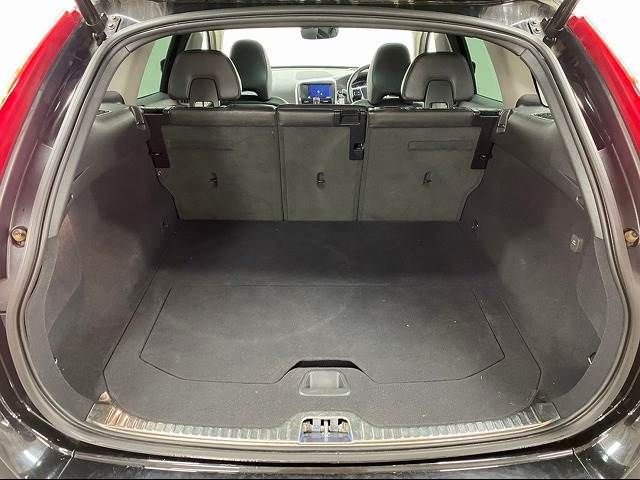 Volvo XC60 2017-01 22422-19