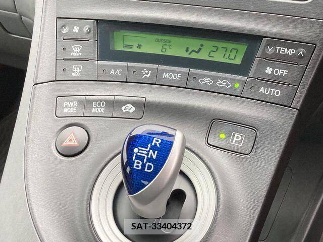 Toyota PRIUS 2010-06 221645-5