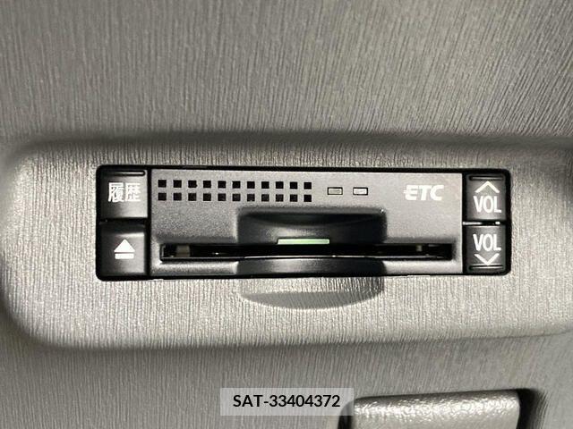 Toyota PRIUS 2010-06 221645-10