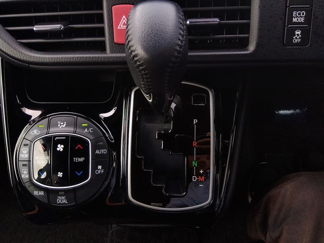 Toyota VOXY 2017-08 20402-7