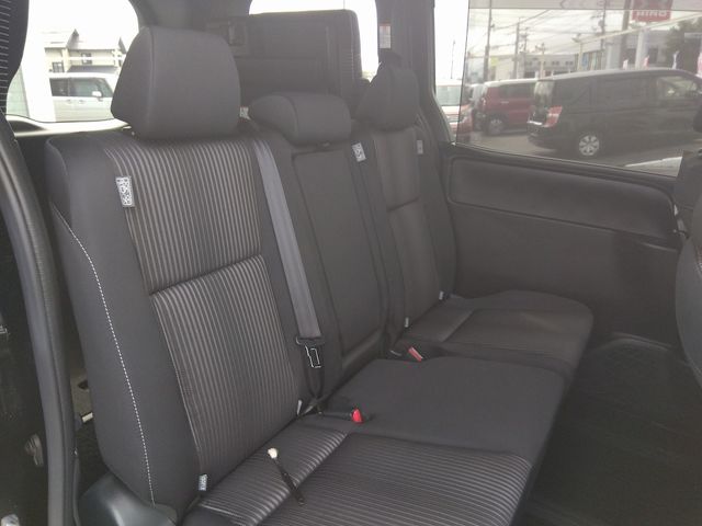 Toyota VOXY 2017-08 20402-19