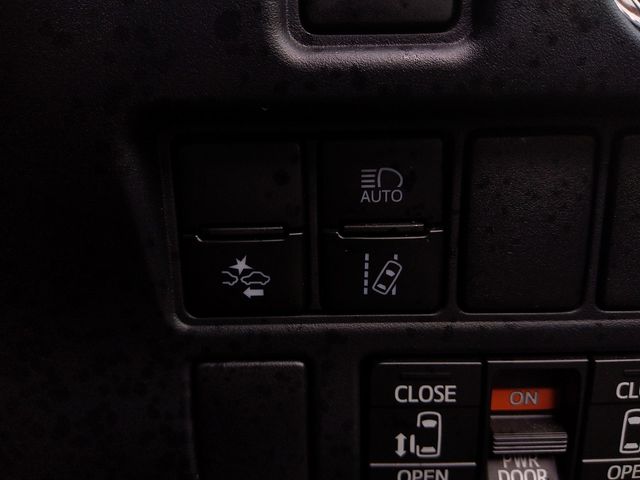 Toyota VOXY 2017-08 20402-10