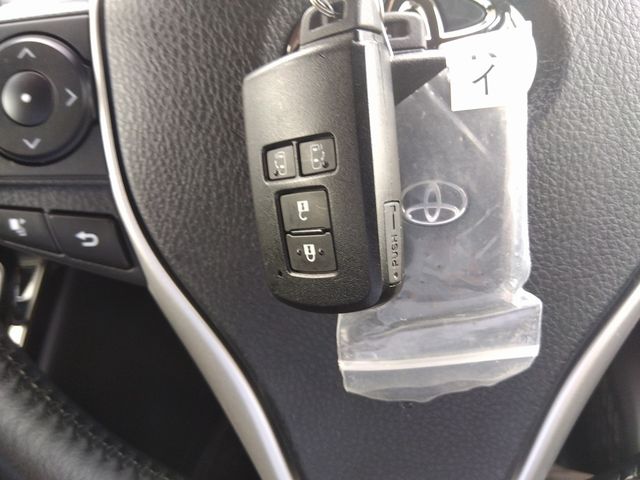 Toyota VOXY 2017-08 20402-16