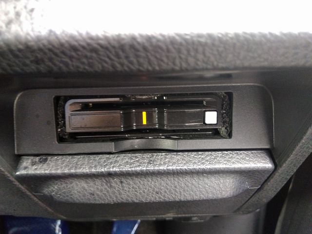 Toyota VOXY 2017-08 20402-12