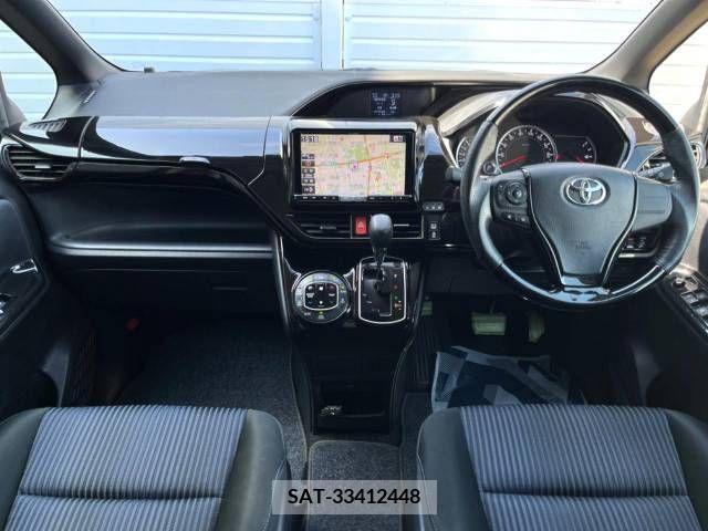 Toyota VOXY 2015-09 370484-1