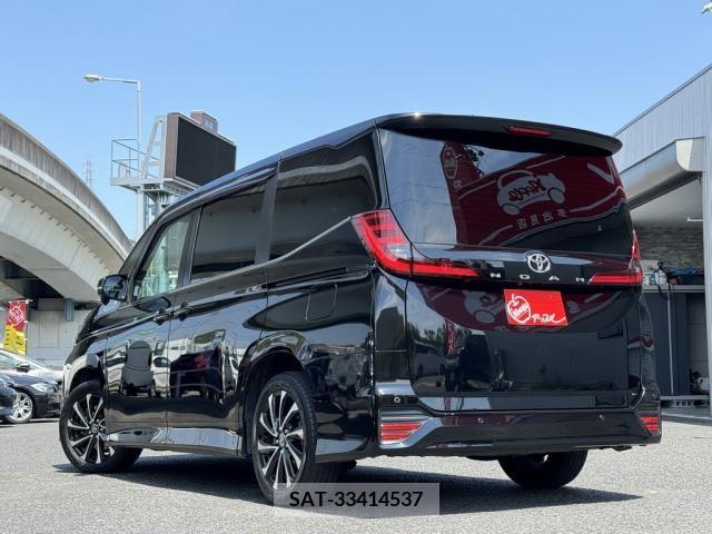 Toyota NOAH 2023-01 242406-2