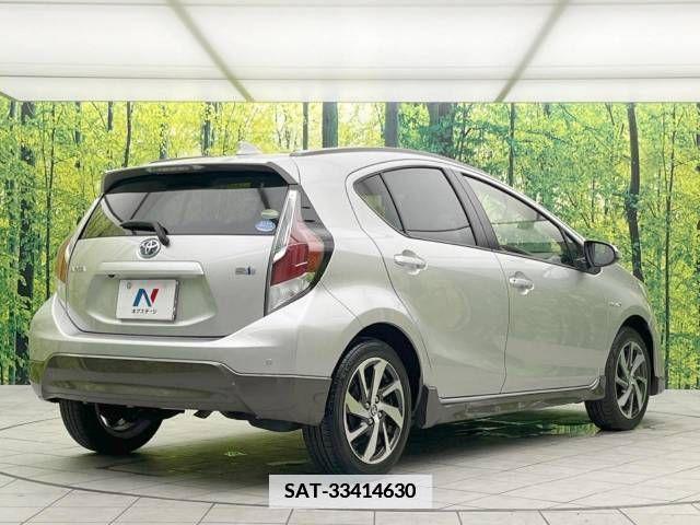Toyota AQUA 2015-11 339039-17