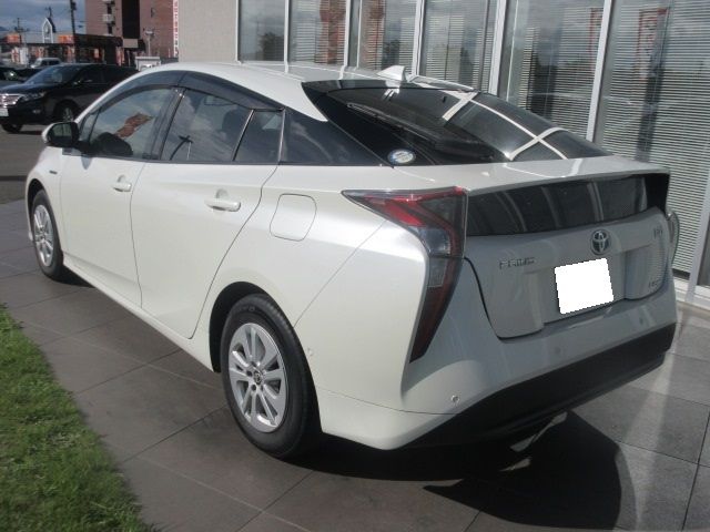 Toyota PRIUS 2017-05 21768-3