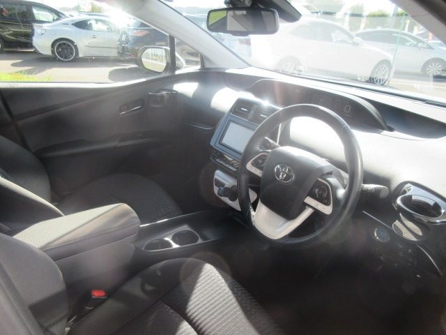 Toyota PRIUS 2017-05 21768-10