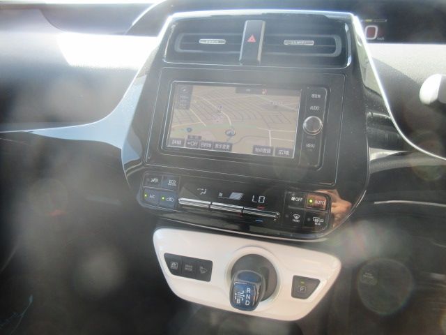 Toyota PRIUS 2017-05 21768-11