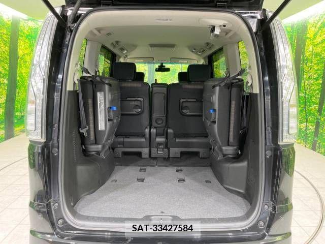 Nissan SERENA 2016-04 328402-11