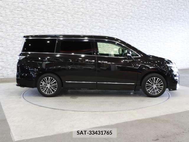 Nissan ELGRAND 2015-06 268439-11