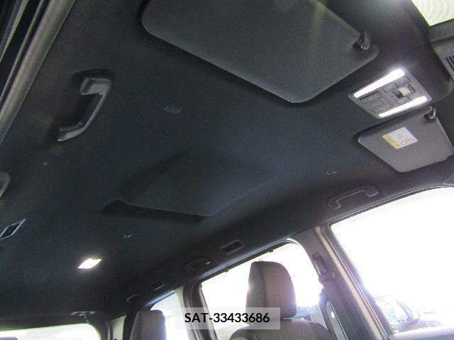 Toyota NOAH 2022-07 279483-16