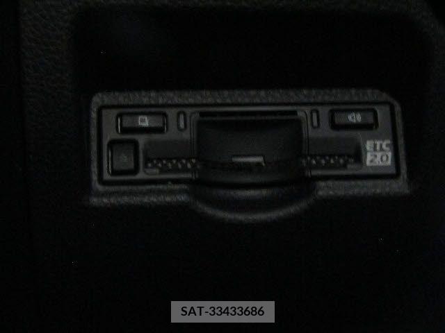 Toyota NOAH 2022-07 279483-10