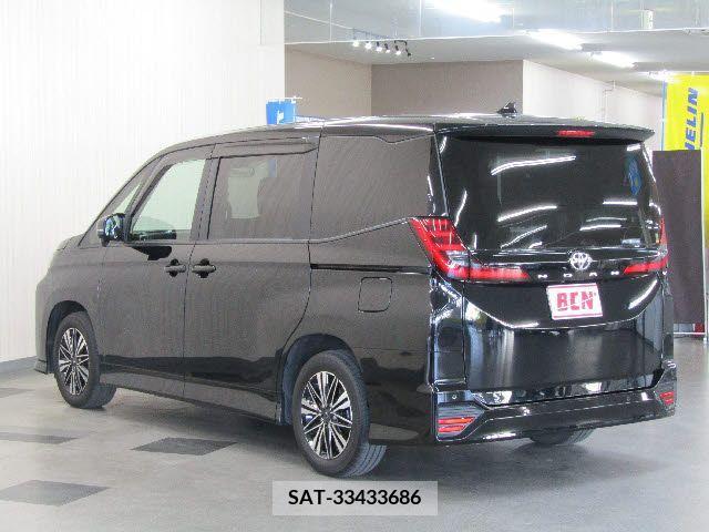 Toyota NOAH 2022-07 279483-8