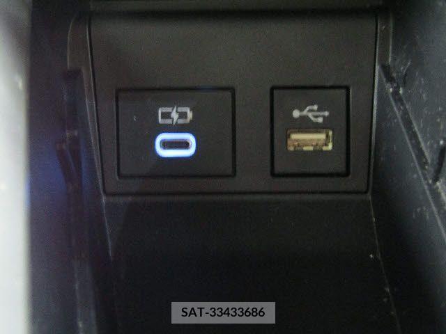 Toyota NOAH 2022-07 279483-11