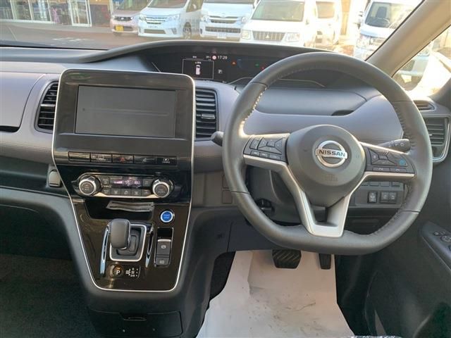 Nissan SERENA 2022-08 8429-5