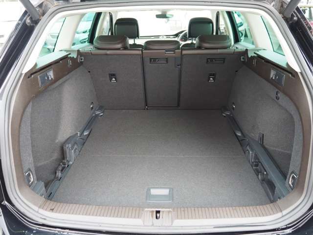 VolksWagen PASSAT VARIANT 2015-09 8984-15