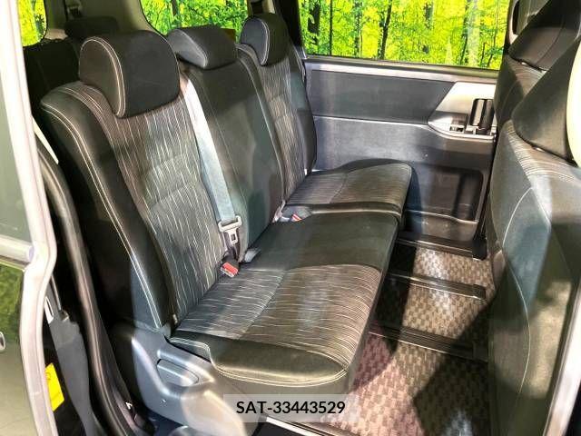 Toyota VOXY 2012-01 375855-8