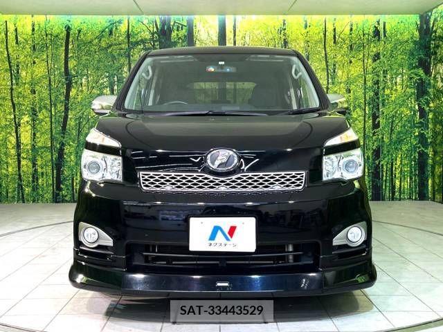 Toyota VOXY 2012-01 375855-14