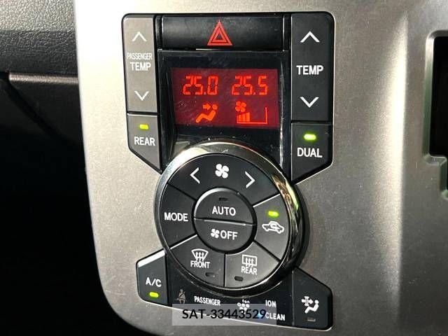 Toyota VOXY 2012-01 375855-5