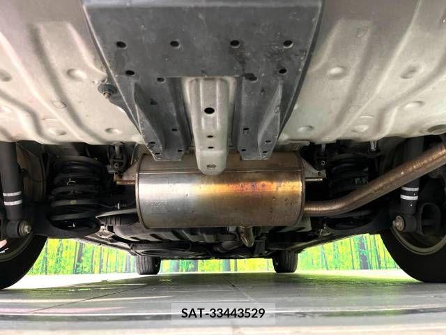 Toyota VOXY 2012-01 375855-19