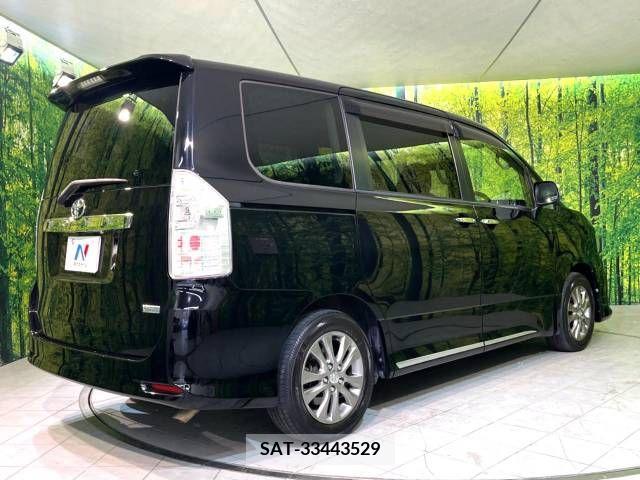 Toyota VOXY 2012-01 375855-17
