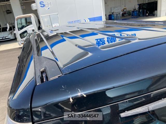 Toyota NOAH 2018-01 392842-6