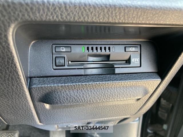 Toyota NOAH 2018-01 392842-15