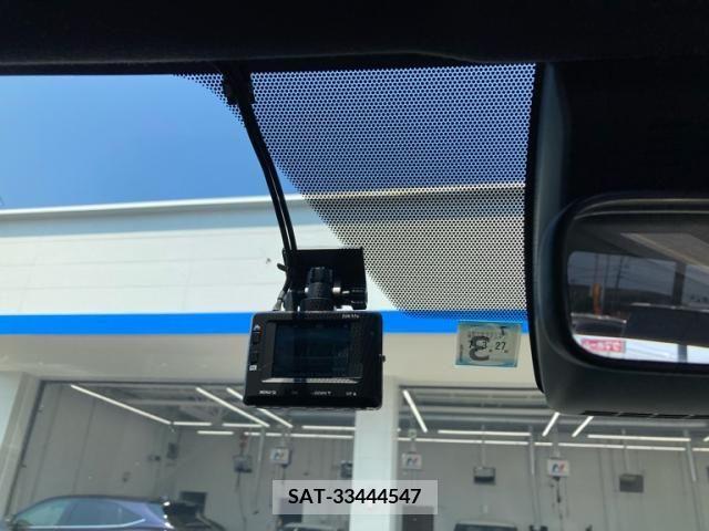 Toyota NOAH 2018-01 392842-20