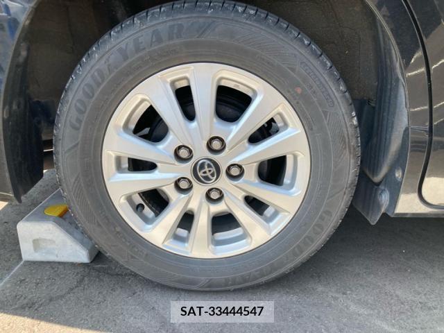Toyota NOAH 2018-01 392842-8