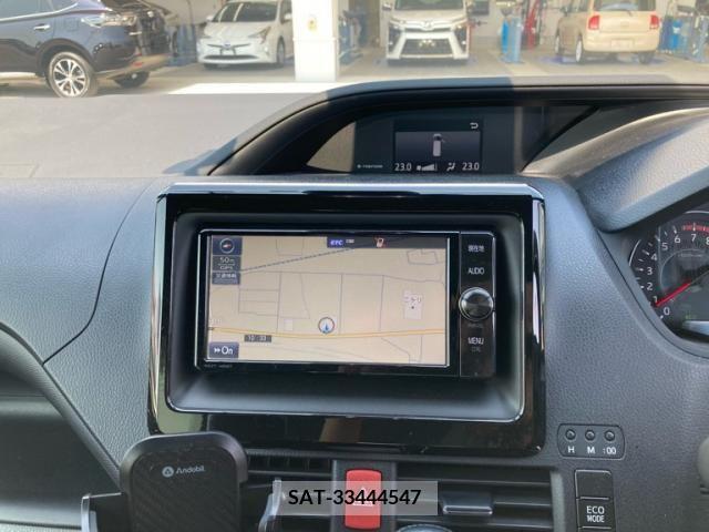 Toyota NOAH 2018-01 392842-17