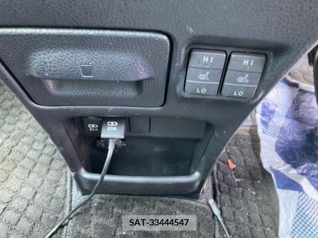Toyota NOAH 2018-01 392842-14