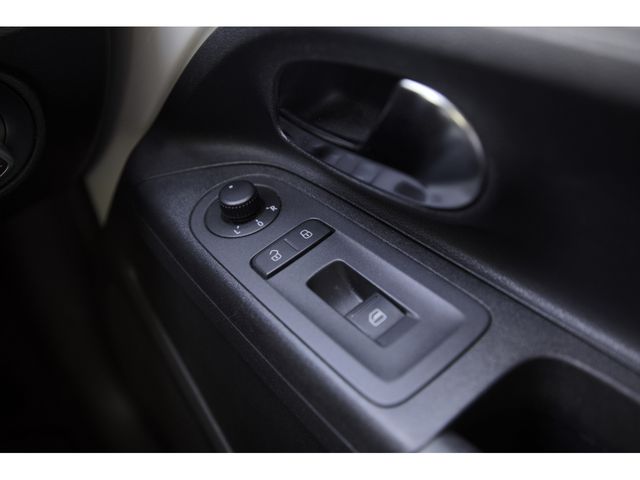 VolksWagen UP! 2013-10 22872-13