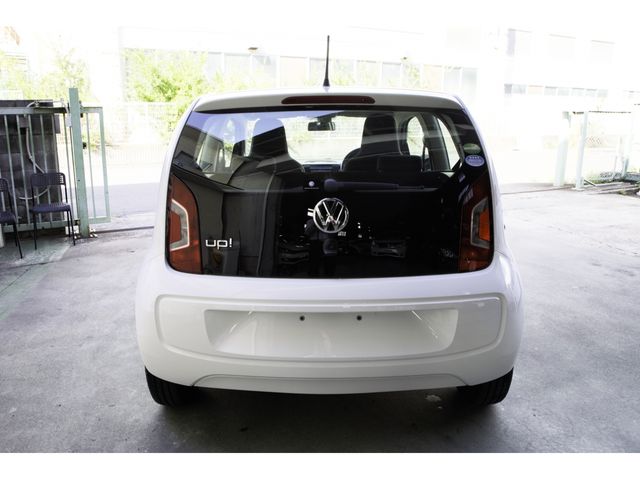 VolksWagen UP! 2013-10 22872-5